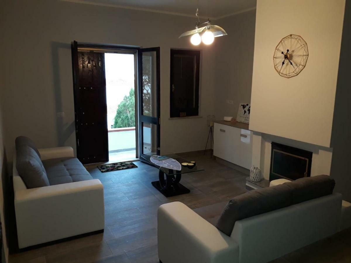 Sweethouse Pula Villa Porto Columbu - Perd'E Sali Buitenkant foto